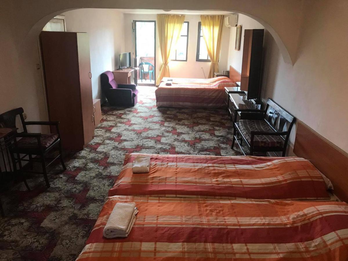 Guestrooms Ross Veliko Tŭrnovo Exterior foto